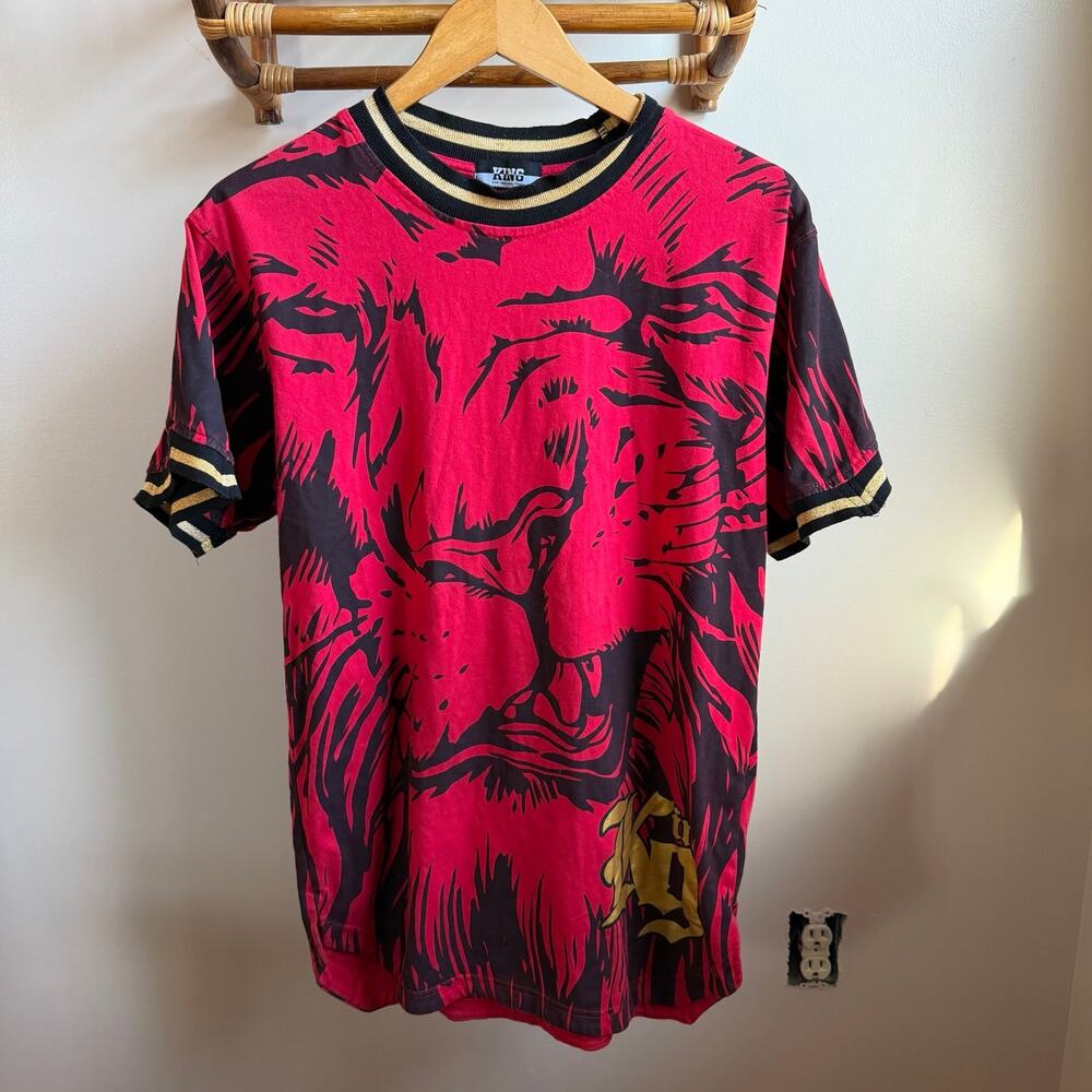 King one color one nation red lion graphic